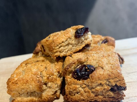 オートミール100%と甘酒のさくほろスコーン